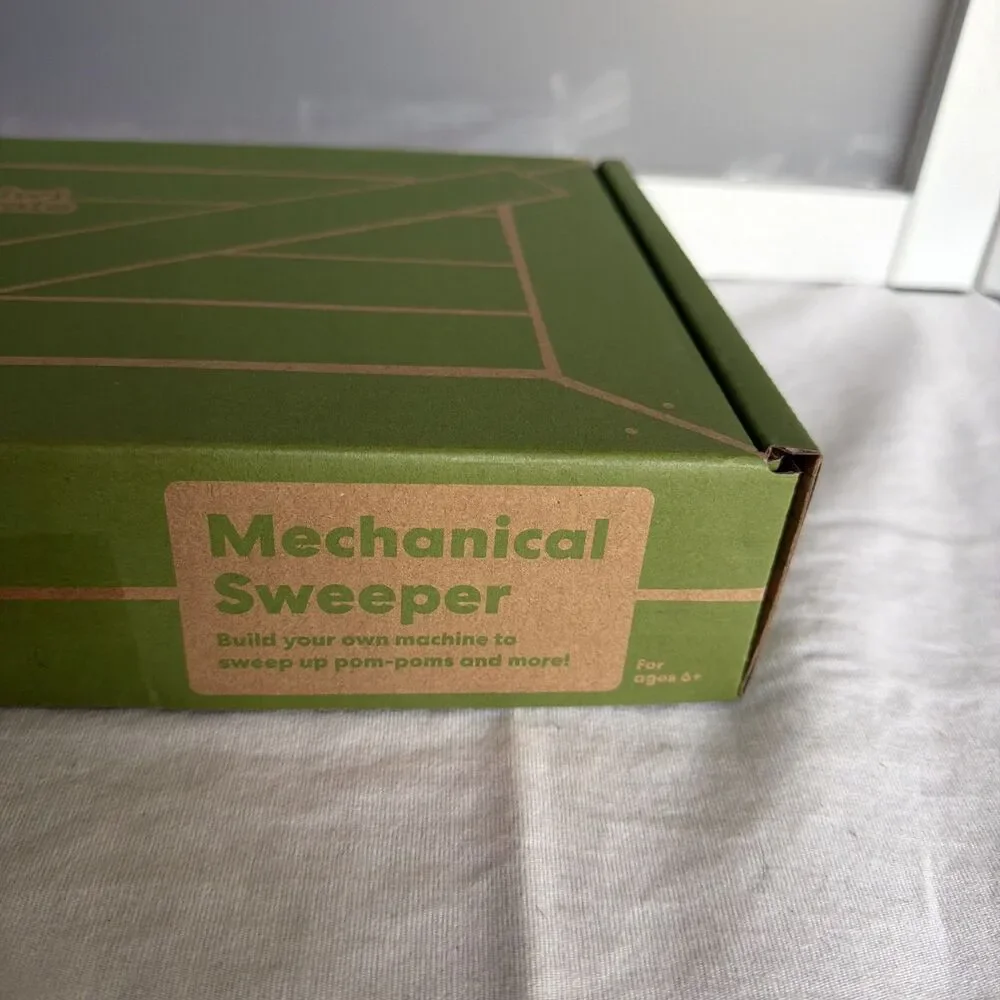 Kiwi Co Crate Mechanical Sweeper Age 6+ STEM Based Science Box New